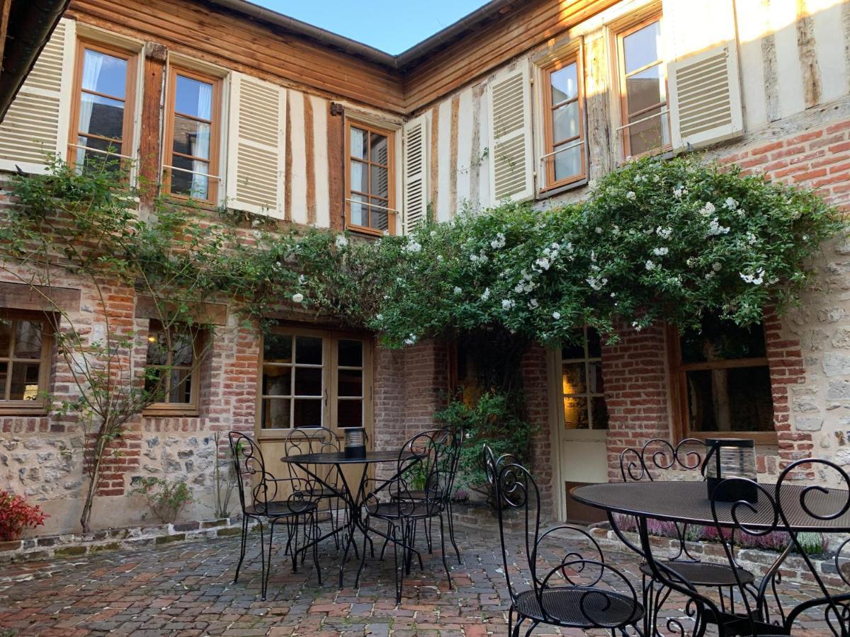 Bed and Breakfast L'Ecole Des Demoiselles Онфлёр Экстерьер фото